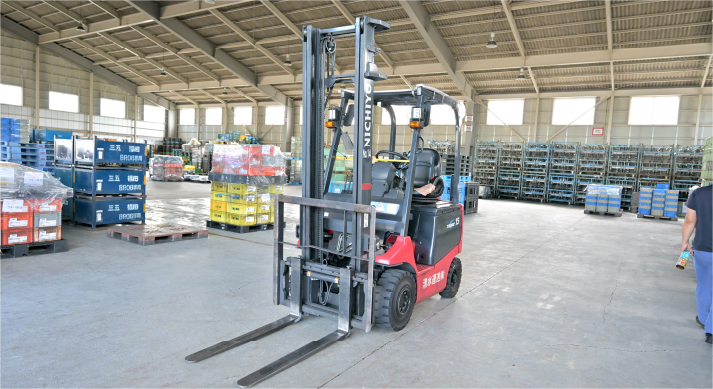 車両 フォークリフト　17台